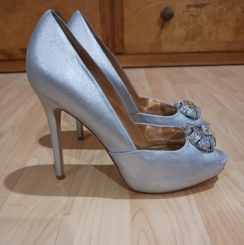 Shoes - Picture 2 of 4